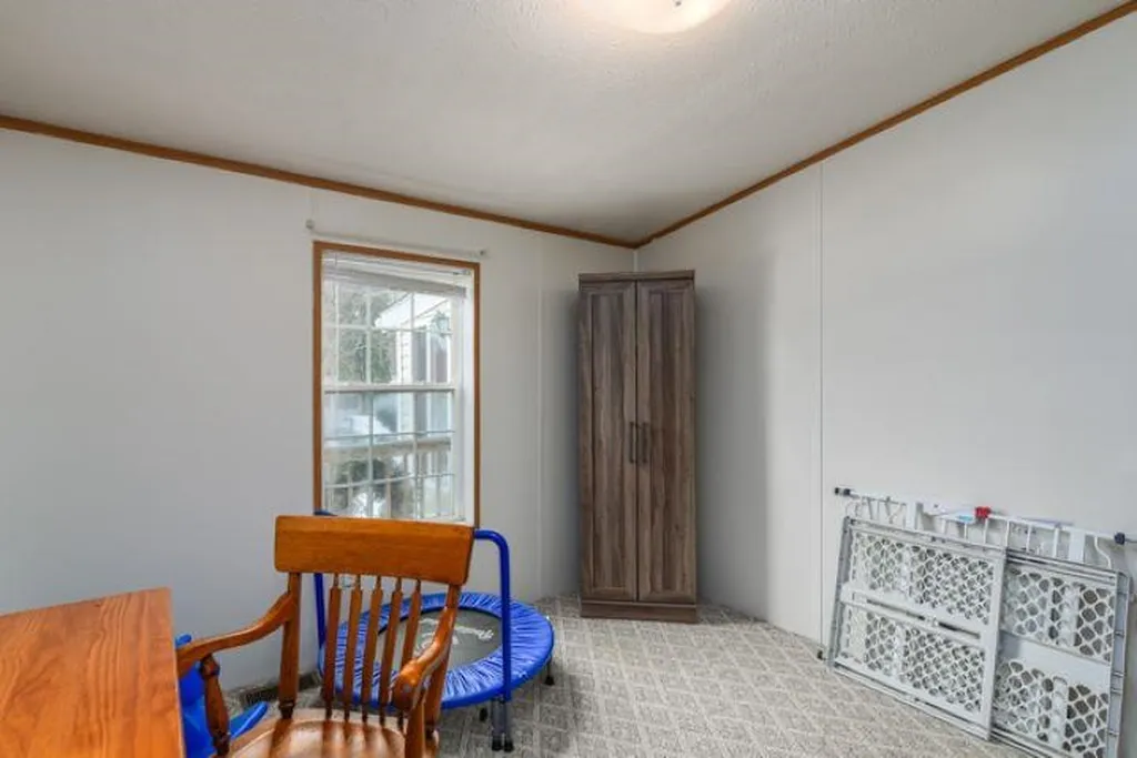 20 Bartlett Street Epping NH 03042