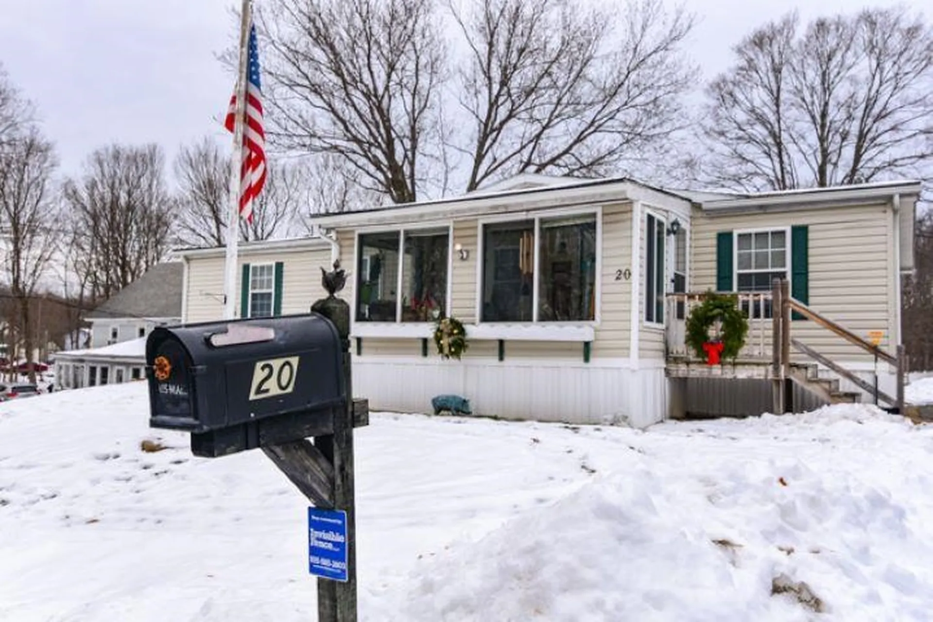 20 Bartlett Street Epping NH 03042