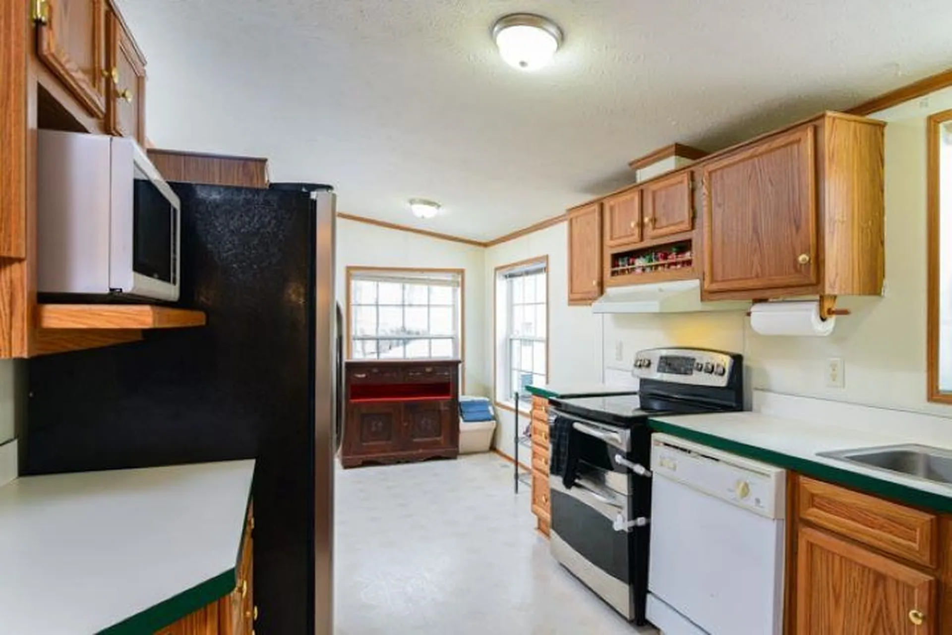 20 Bartlett Street Epping NH 03042