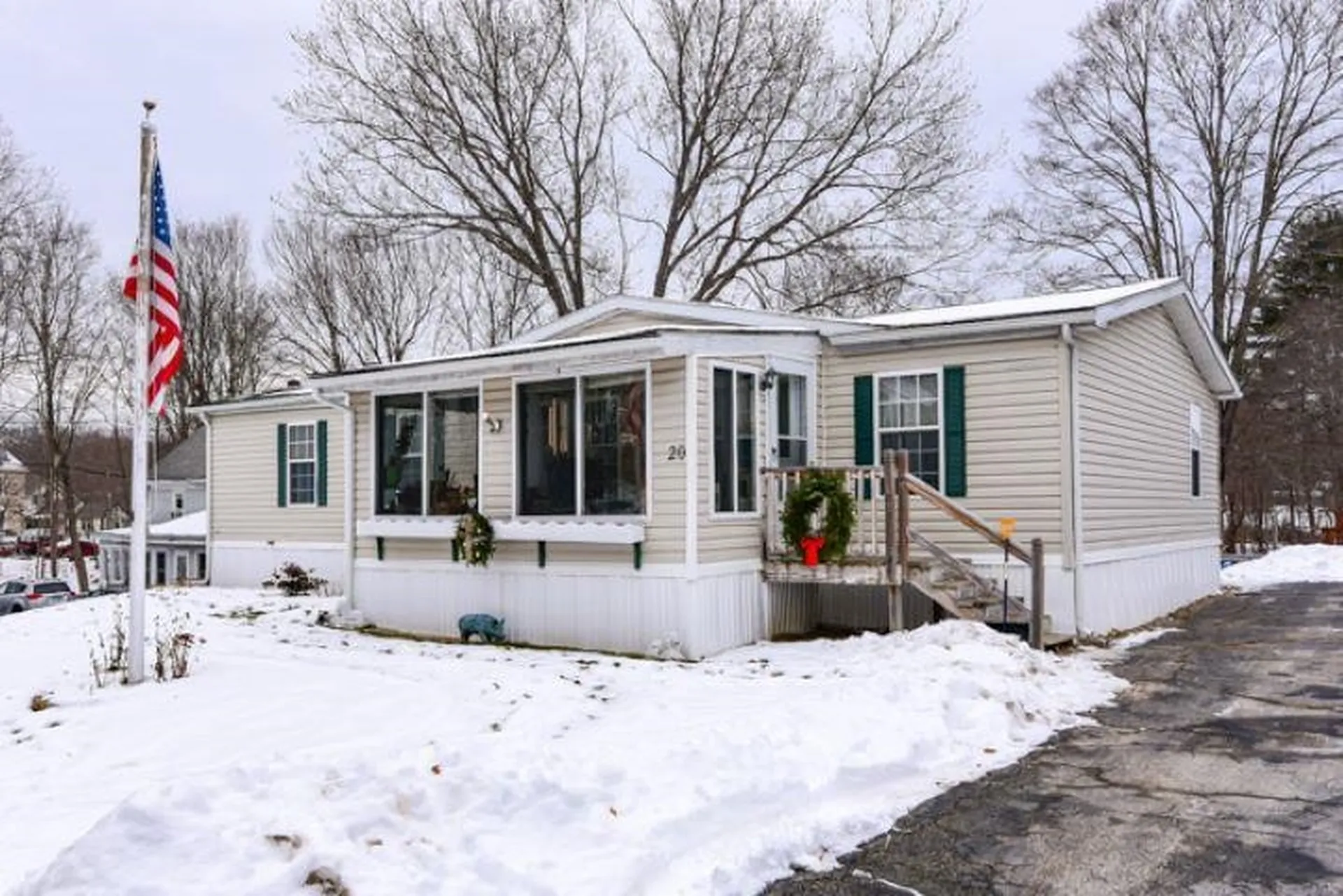 20 Bartlett Street Epping NH 03042
