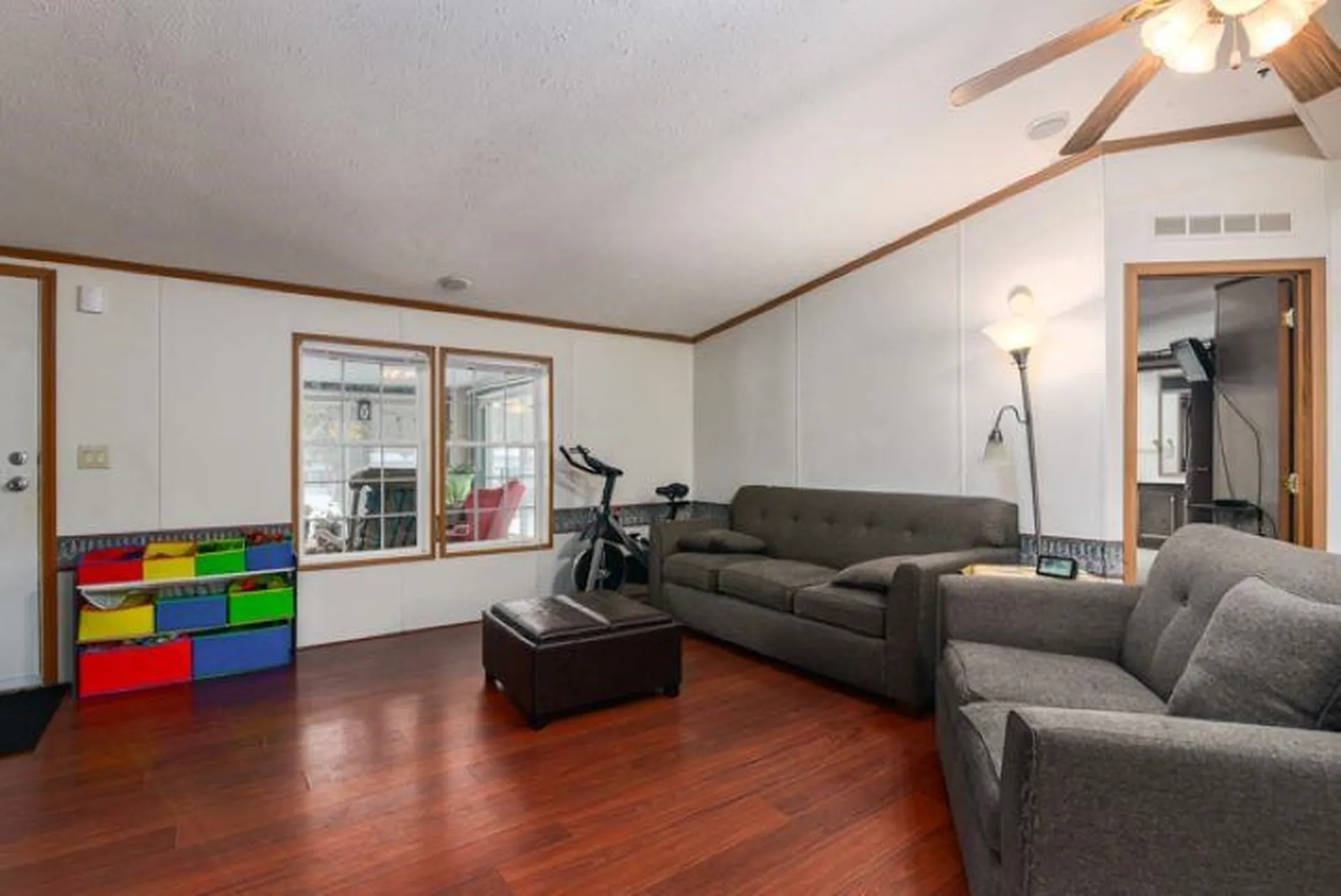 20 Bartlett Street Epping NH 03042