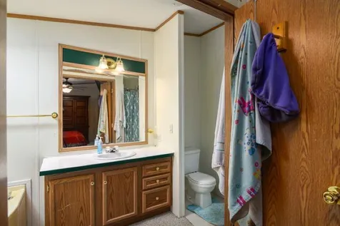 20 Bartlett Street Epping NH 03042