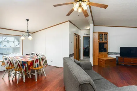 20 Bartlett Street Epping NH 03042