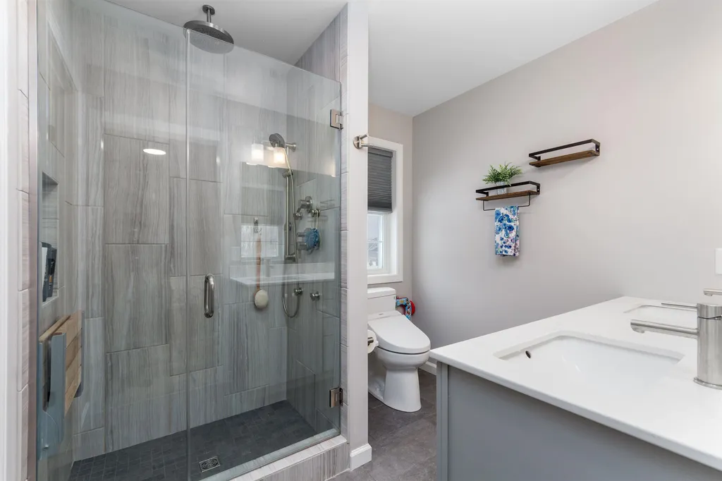 4 Hodgekins Place Grand Isle VT 05458