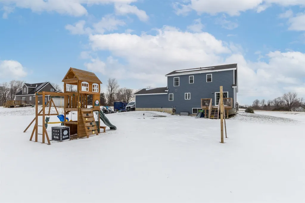 4 Hodgekins Place Grand Isle VT 05458