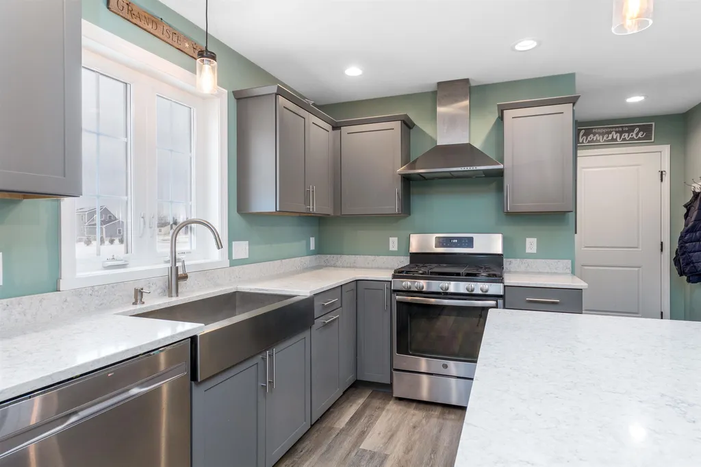 4 Hodgekins Place Grand Isle VT 05458