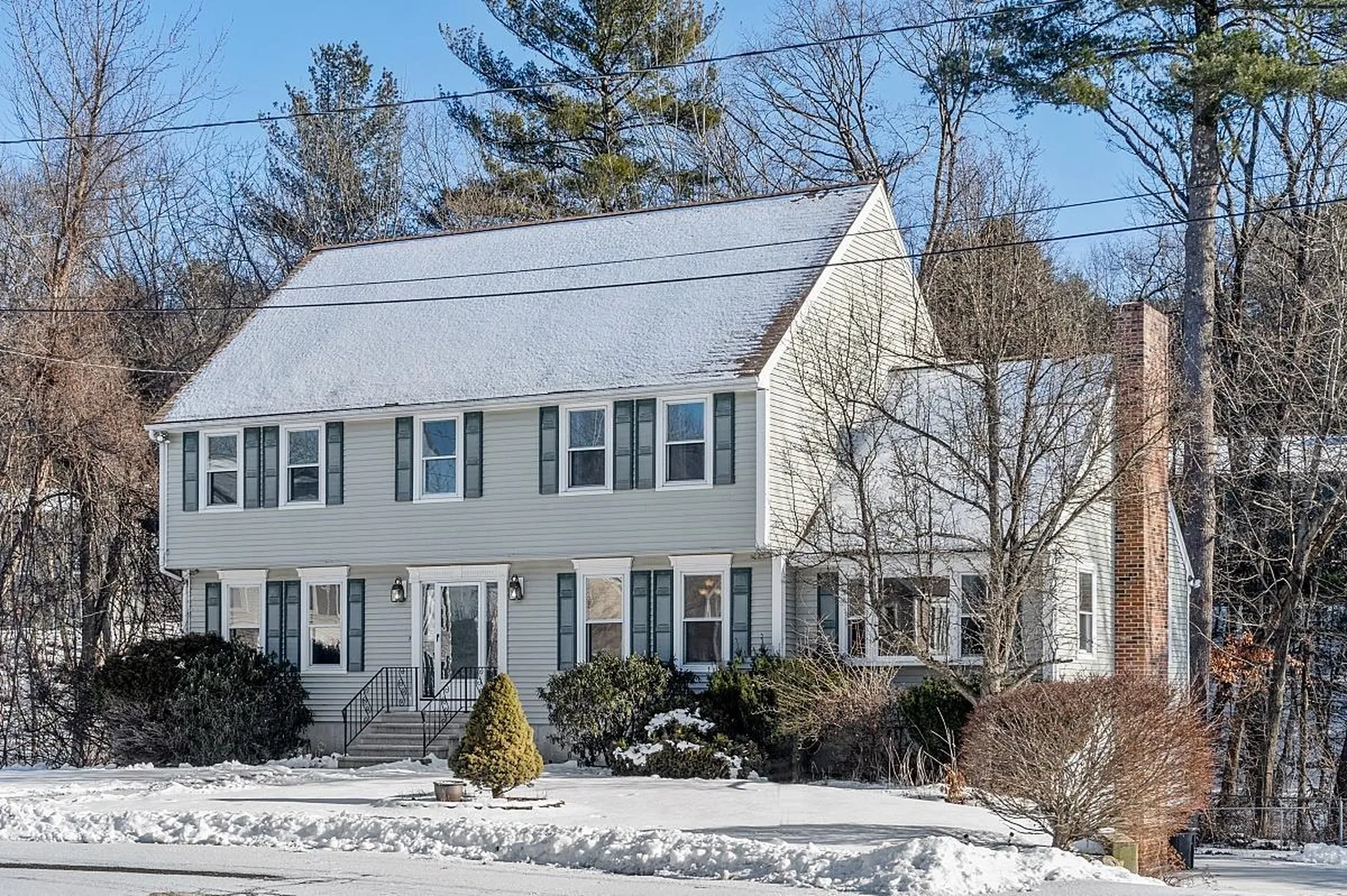 12 Queensway Circle Nashua NH 03062