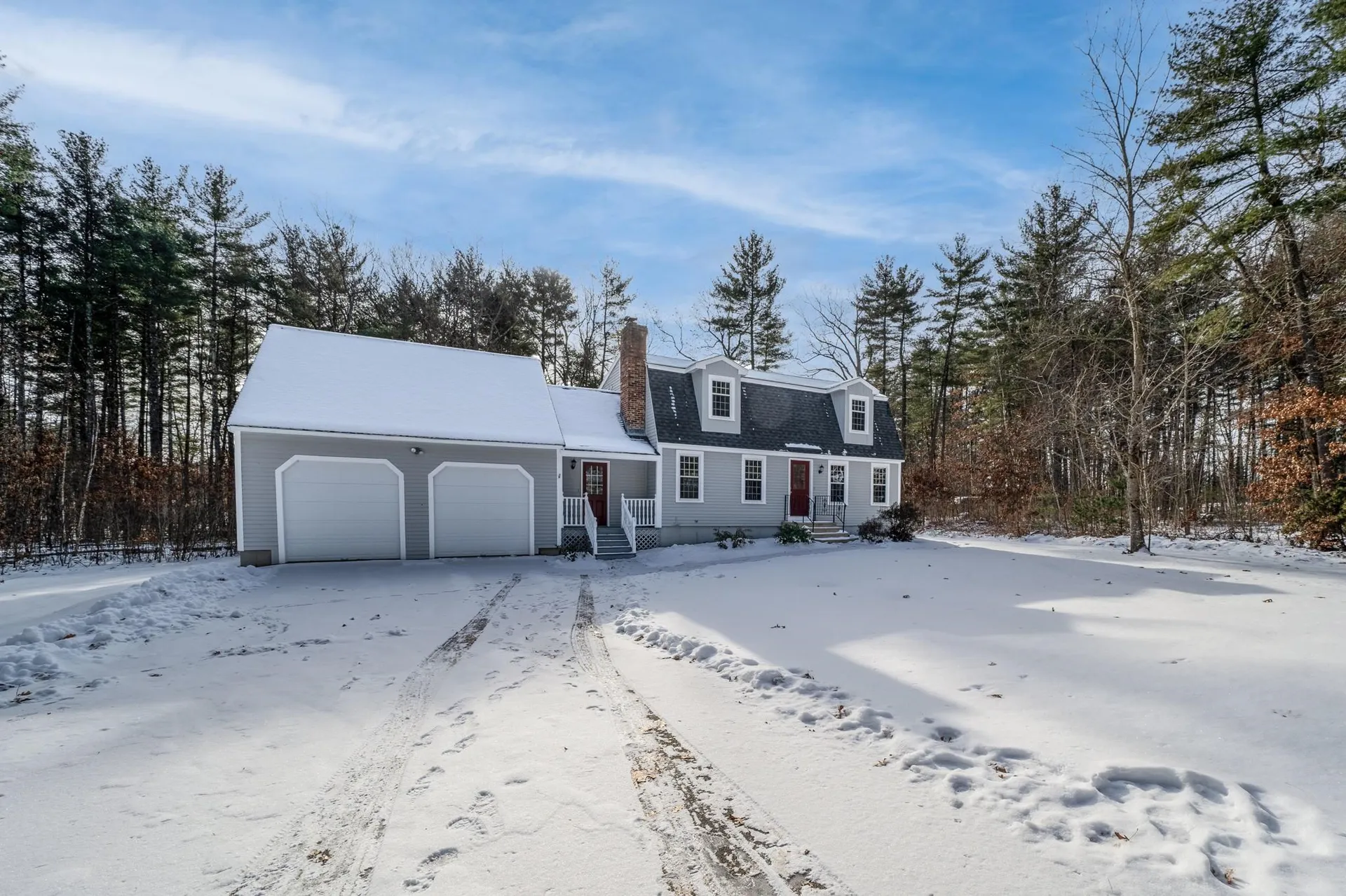 4 Standish Circle Litchfield NH 03052