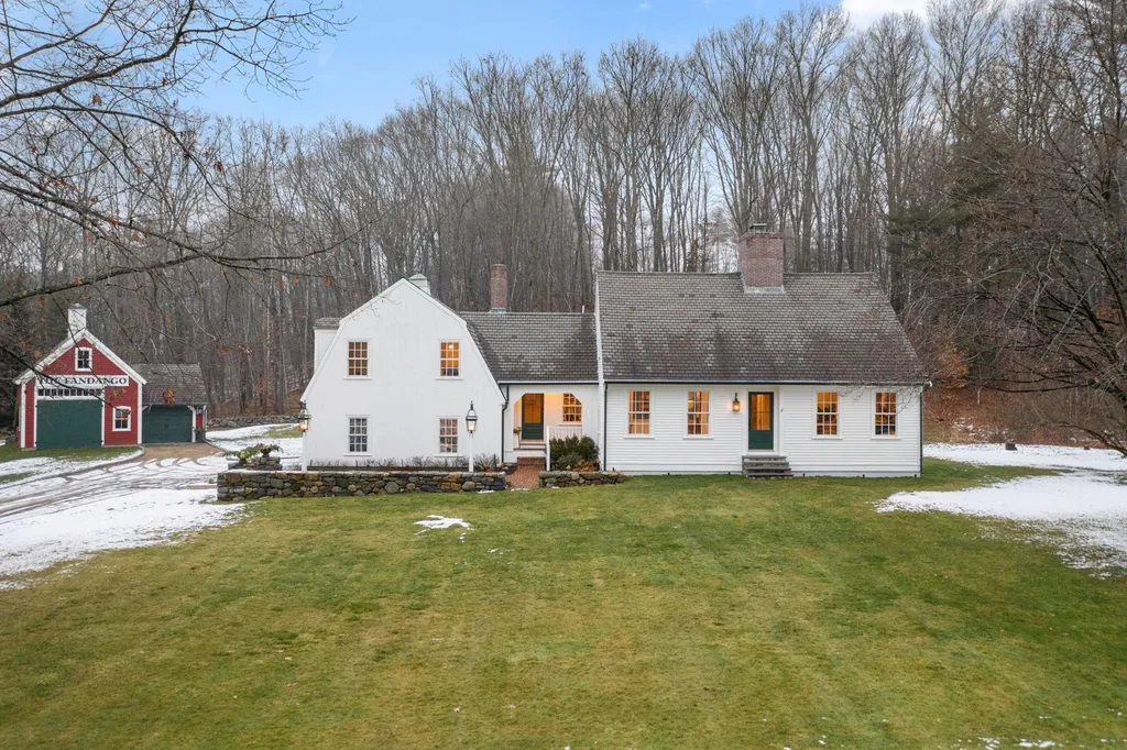 30 Hilldale Avenue South Hampton NH 03827