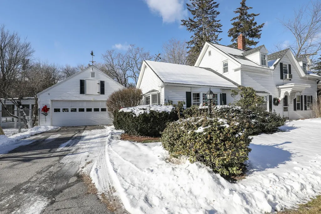 264 Mast Road Goffstown NH 03045