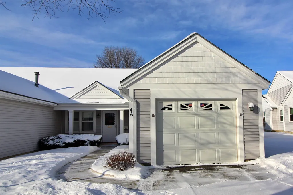 16 Clover Drive Essex VT 05452