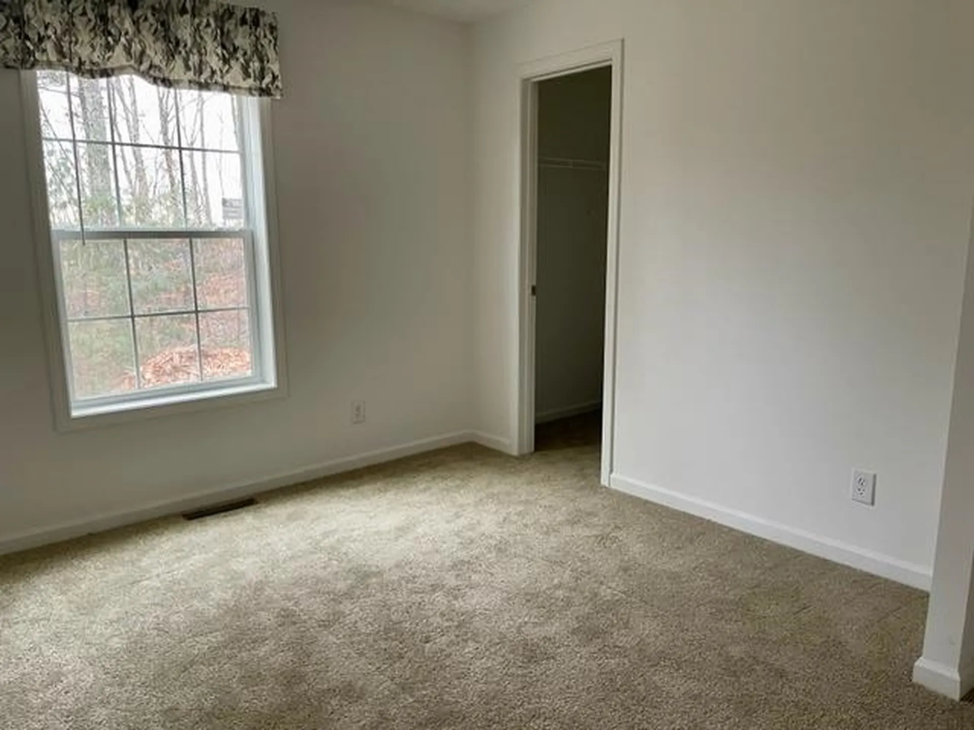 27 Sharon Way Fremont NH 03044