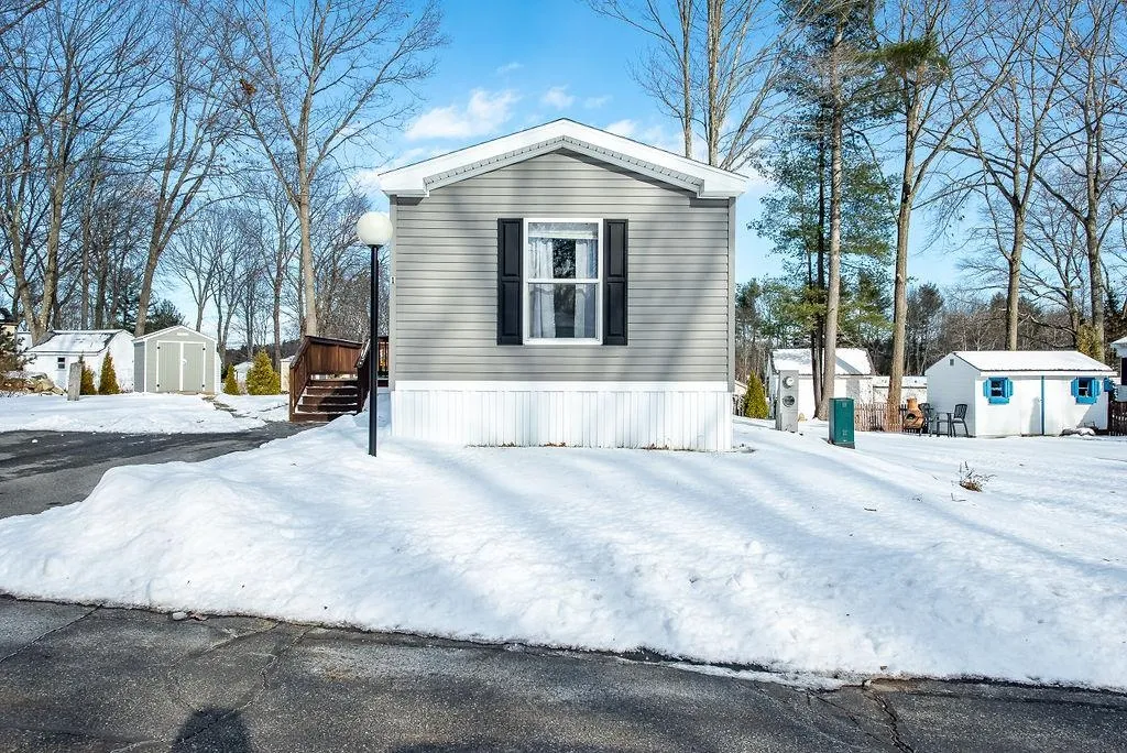 1 S Dewberry Lane Rochester NH 03867