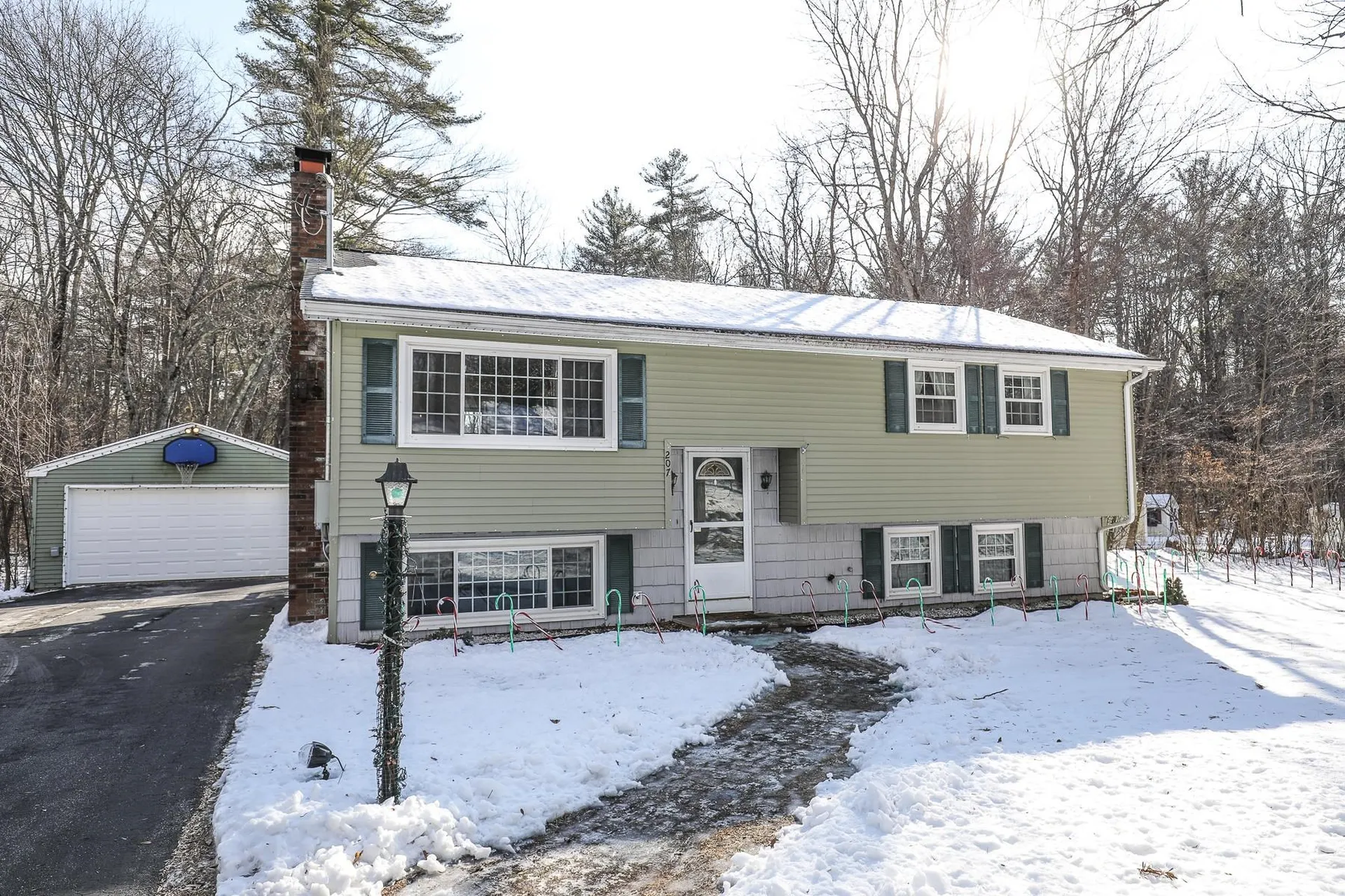 207 Rattlesnake Hill Road Auburn NH 03032