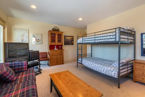 17 Titcomb Lane Ludlow VT 05149