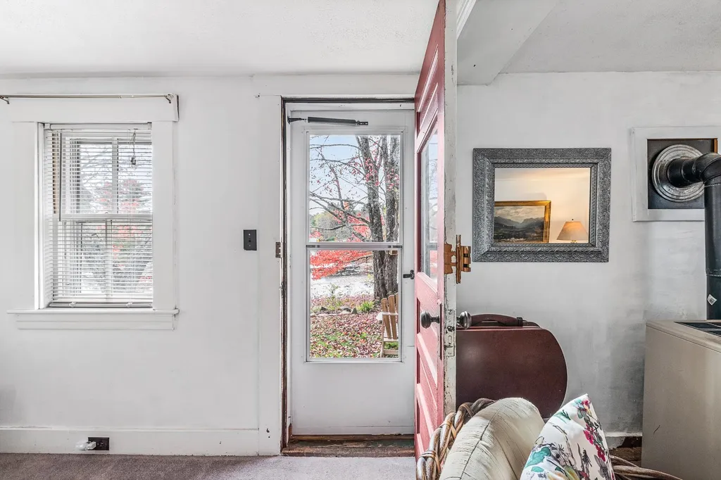 713 Route 10 Marlow NH 03456