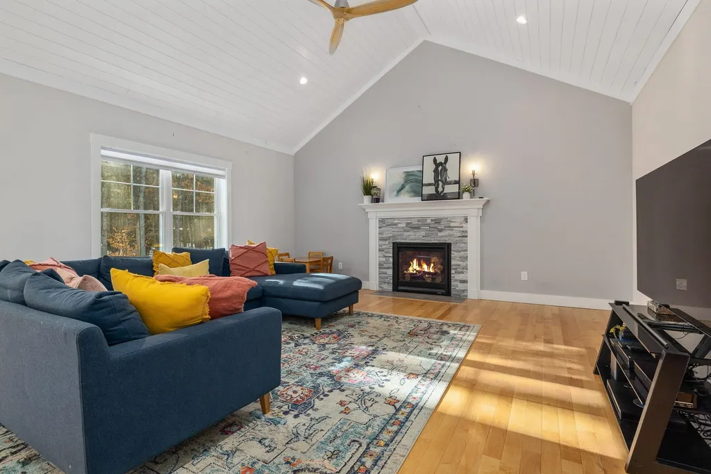 44 Labrador Drive Dover NH 03820