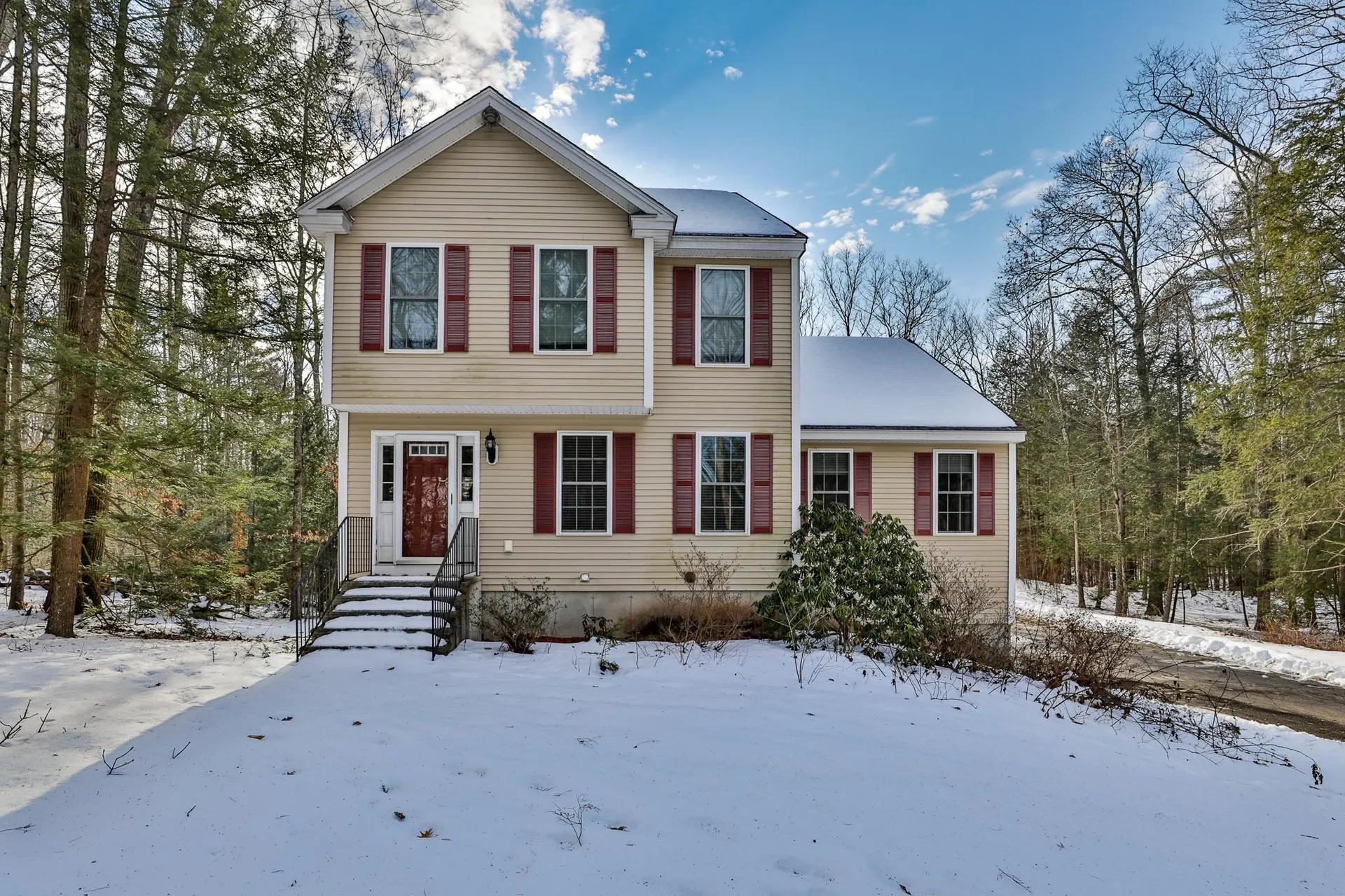 10 Quail Drive Raymond NH 03077