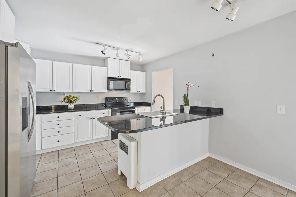 23 Pleasant Street Lebanon NH 03784