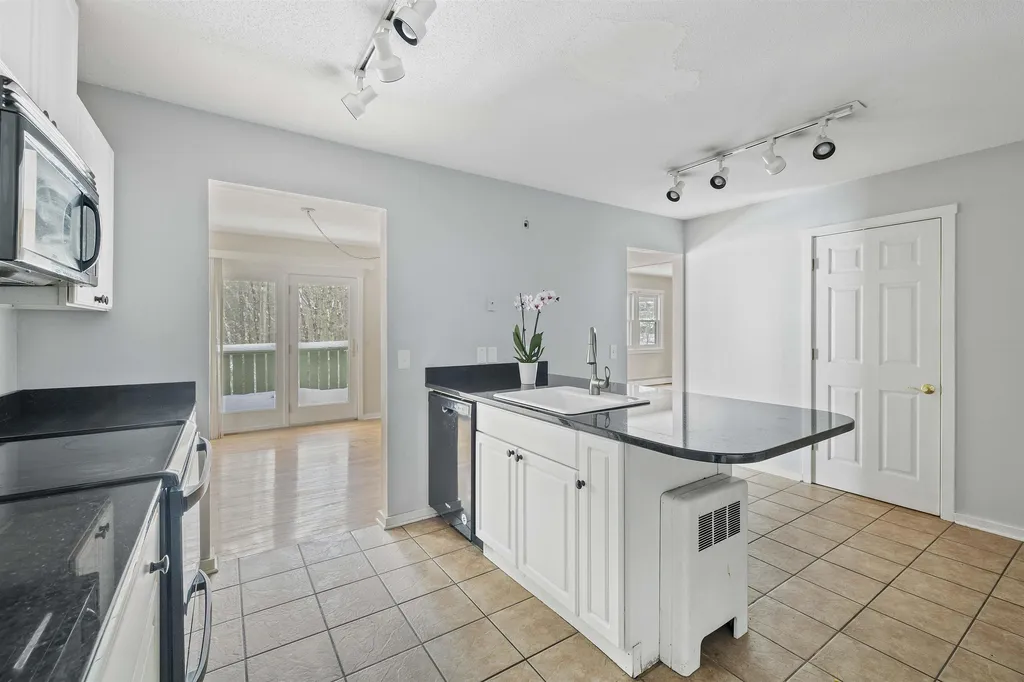 23 Pleasant Street Lebanon NH 03784