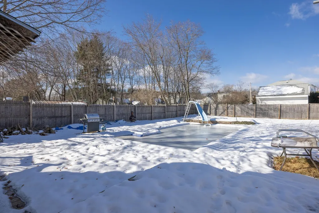 81 Washington Street Rochester NH 03867