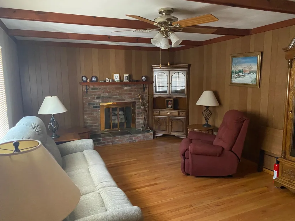 31 Harbour Road Bennington VT 05201