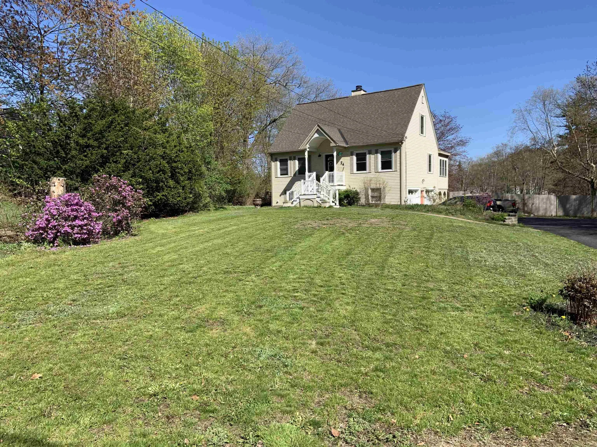24 Plains Road Raymond NH 03077