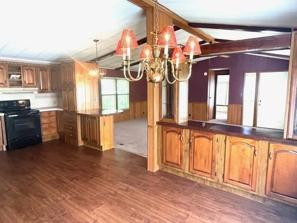 9 Agent Road Raymond NH 03077