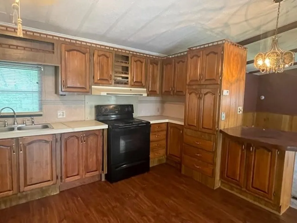 9 Agent Road Raymond NH 03077