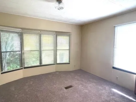 9 Agent Road Raymond NH 03077