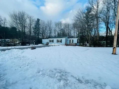 9 Agent Road Raymond NH 03077