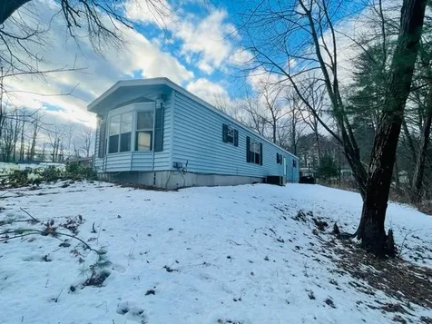 9 Agent Road Raymond NH 03077