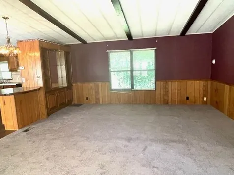 9 Agent Road Raymond NH 03077