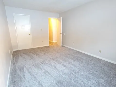 128 Mammoth Road Hooksett NH 03106