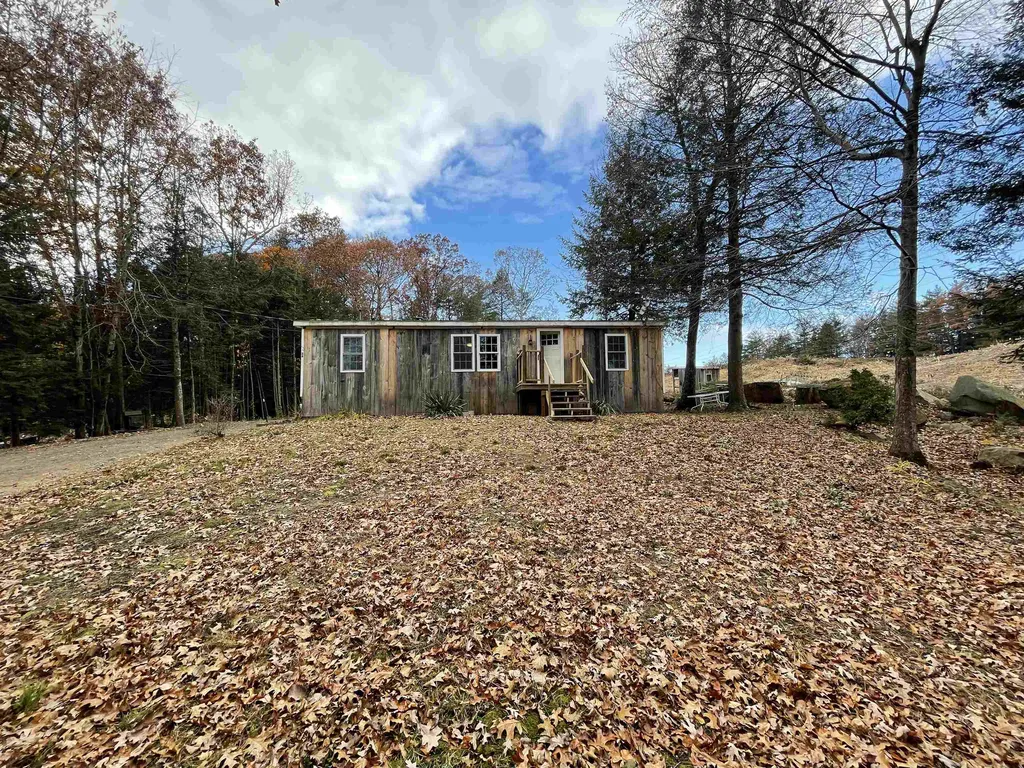 28 Cross Road Sandown NH 03873