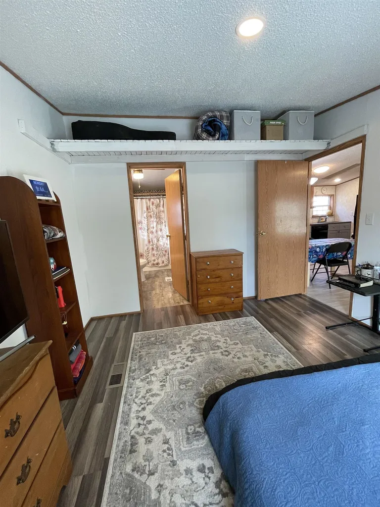 28 Cross Road Sandown NH 03873