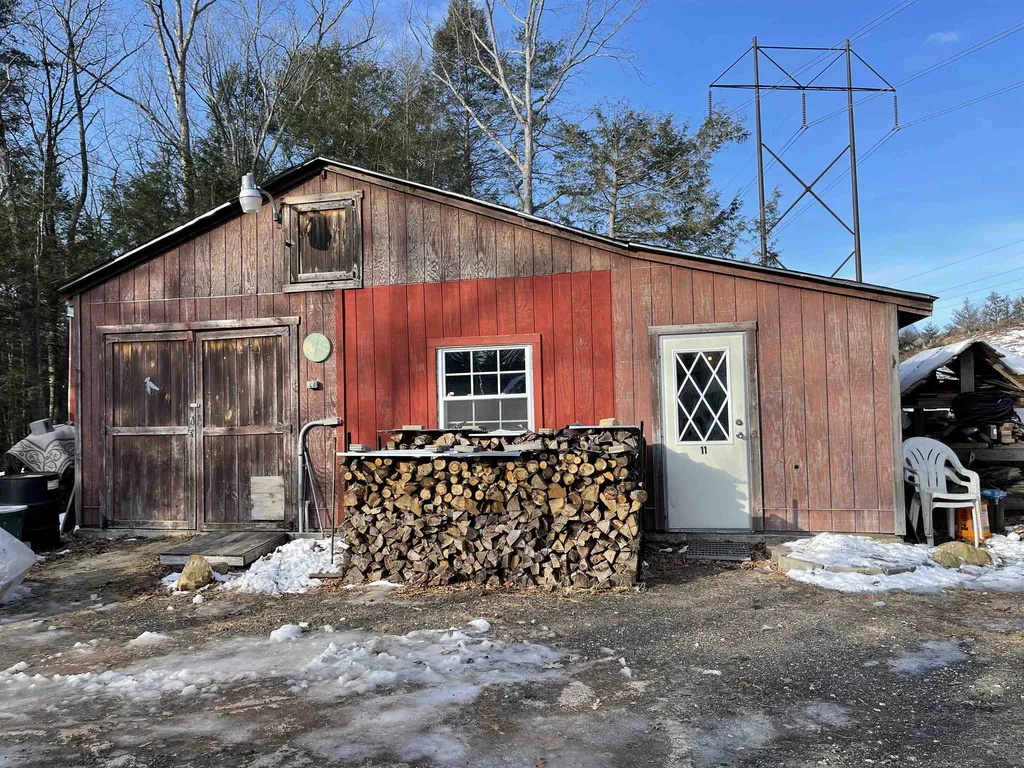 28 Cross Road Sandown NH 03873