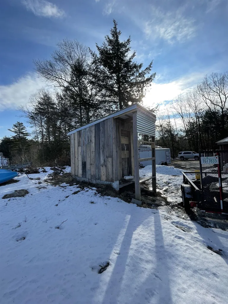 28 Cross Road Sandown NH 03873