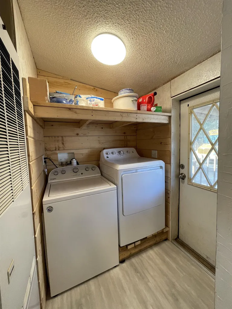 28 Cross Road Sandown NH 03873