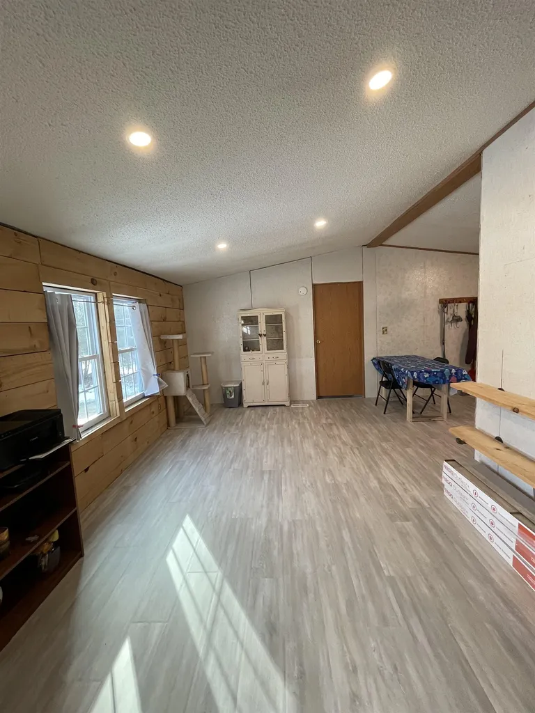 28 Cross Road Sandown NH 03873