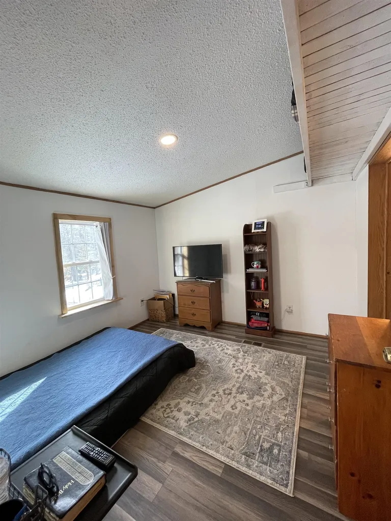 28 Cross Road Sandown NH 03873
