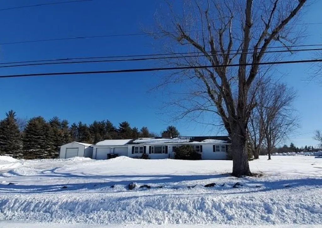 17 Pleasant Street Hooksett NH 03106
