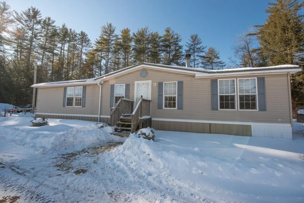 870 Us Route 4 Danbury NH 03230