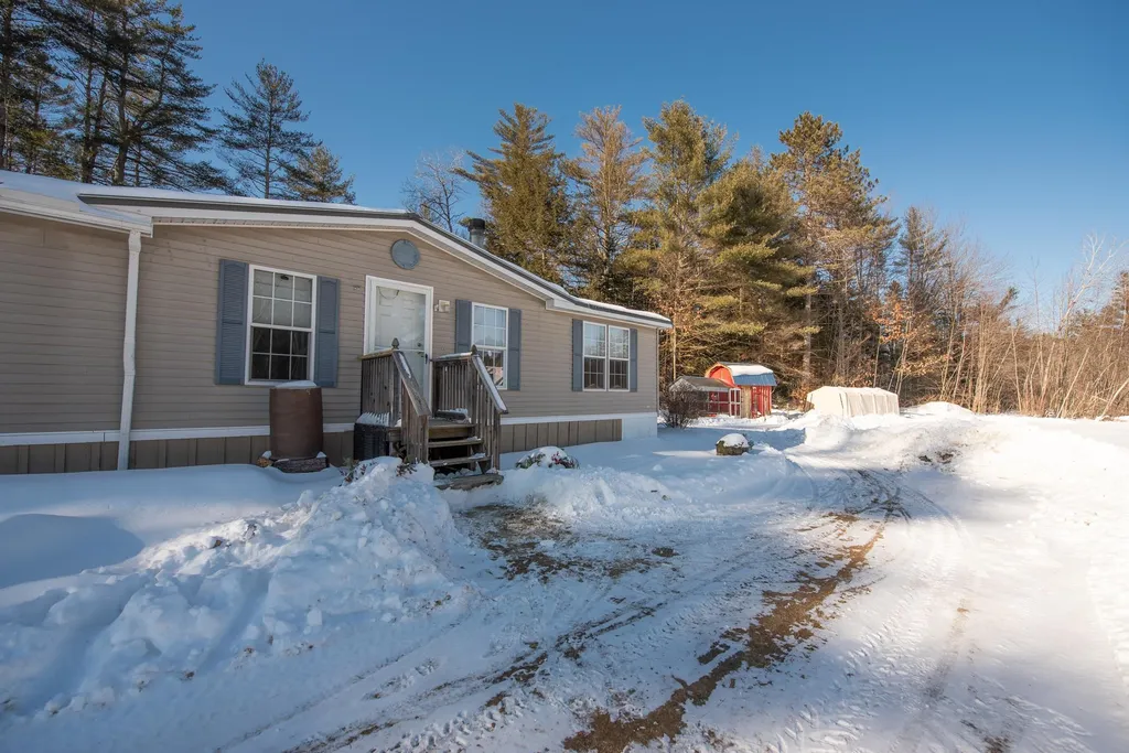 870 Us Route 4 Danbury NH 03230