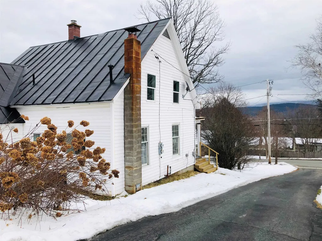 78 S Pleasant Street Bradford VT 05033