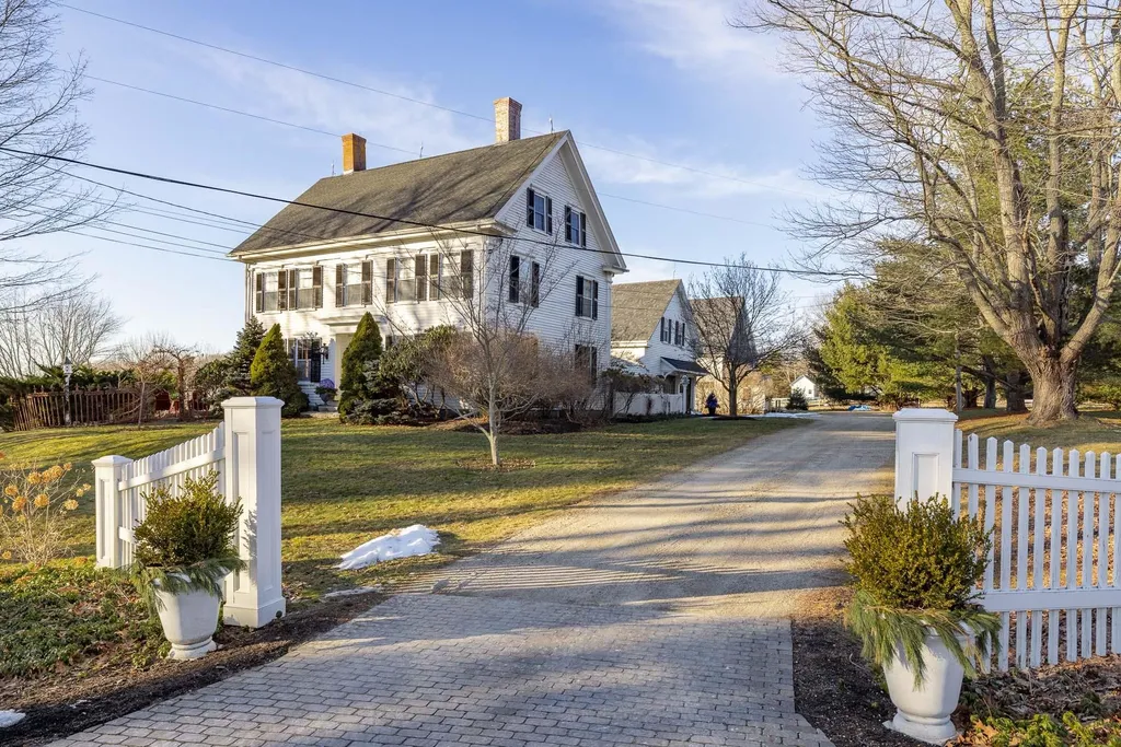 207 Frost Hill Road Eliot ME 03903