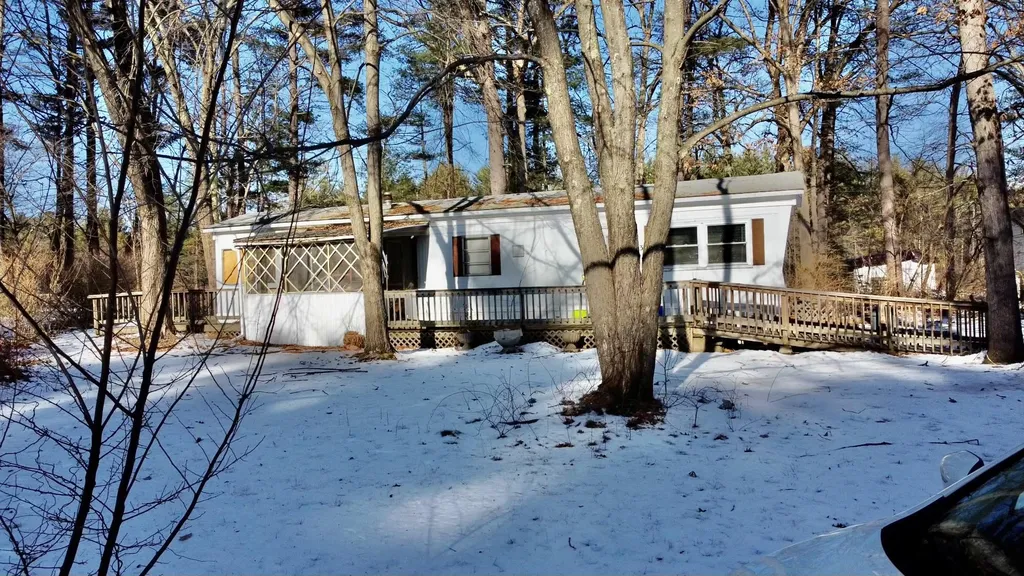 23 Cheryl Street Nashua NH 03062