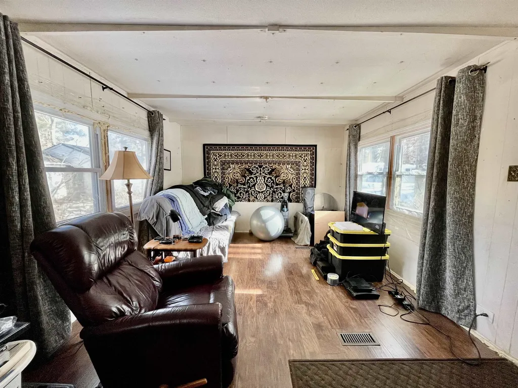 23 Cheryl Street Nashua NH 03062