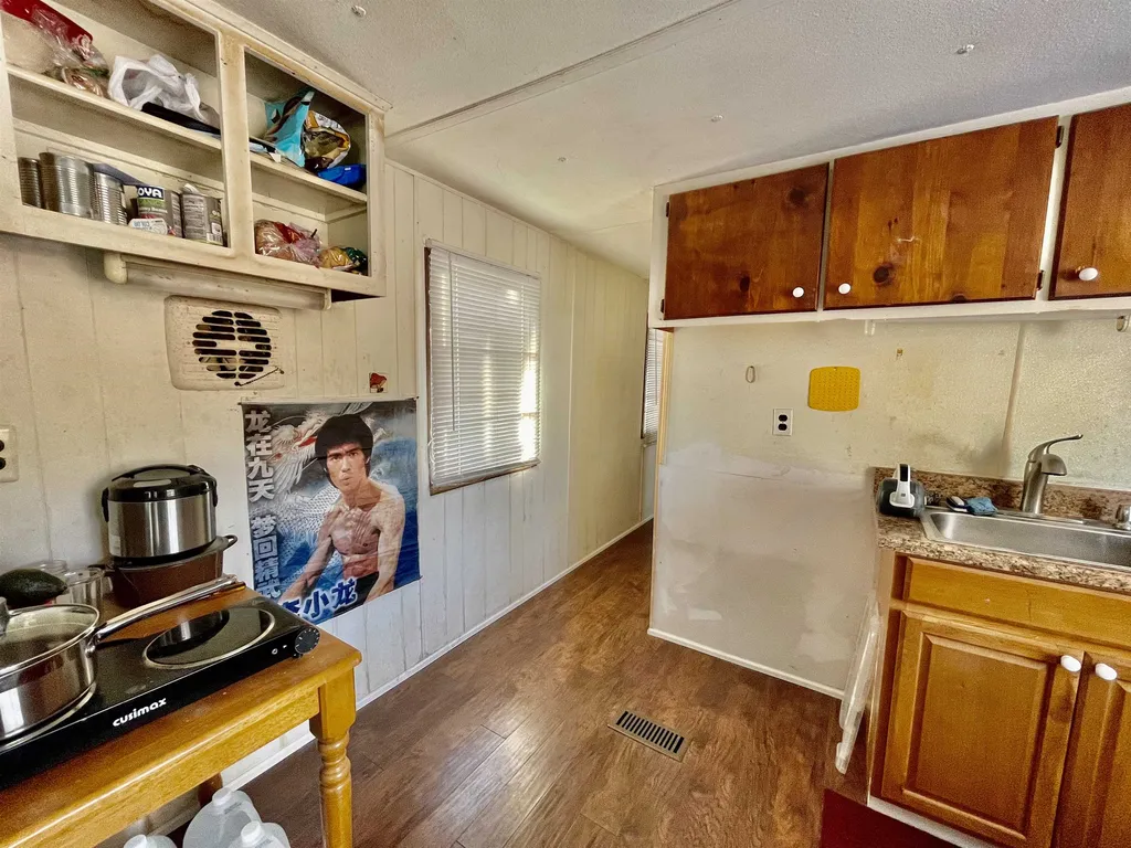 23 Cheryl Street Nashua NH 03062