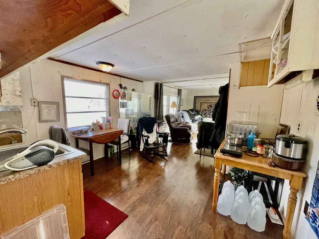 23 Cheryl Street Nashua NH 03062